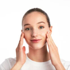 Garnier Bio Verzachtende Hennep Nachtolie 8 Garnier Bio Verzachtende Hennep Nachtolie -Clarins Verkoopwinkel 1050720 3