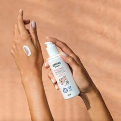 Hawaiian Tropic Mineral Sunmilk Lotion SPF 30 12 Hawaiian Tropic Mineral Sunmilk Lotion SPF 30 -Clarins Verkoopwinkel 1061522 5